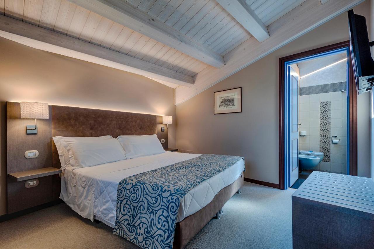 La Grotta Hotel