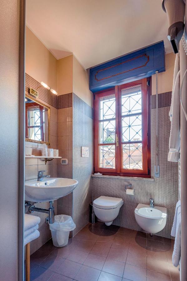 La Grotta Hotel