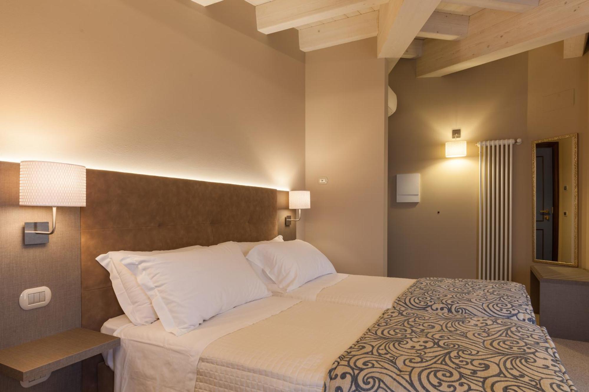 Hotel La Grotta 3*